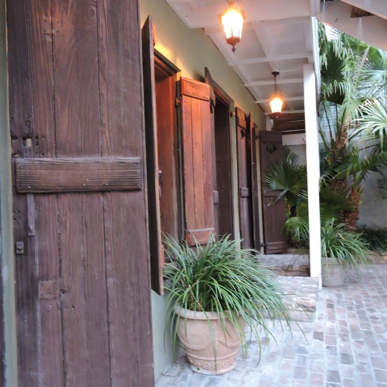 French Quarter Courtyard Hotel And Suites New Orleans Exterior photo